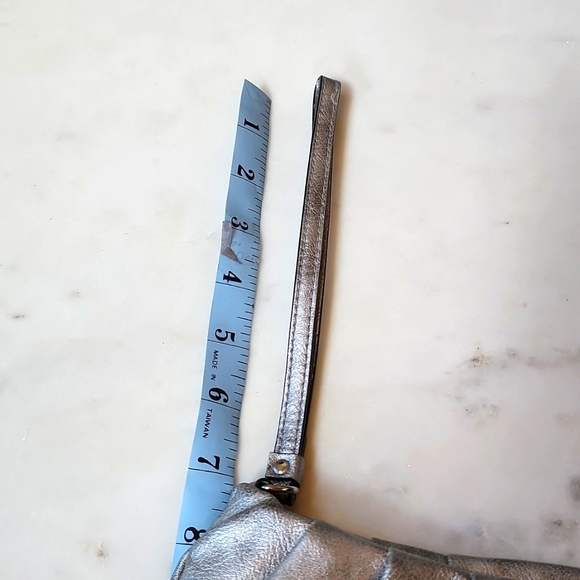 Simply Vera Wang silver wristlet NWOT - Picture 9 of 11